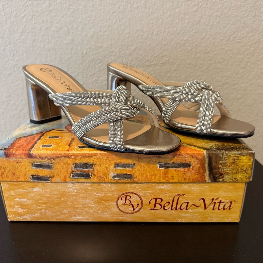 Bella Vita Women's Carmen Heeled Slip On Sandals Size 8 M Gold
